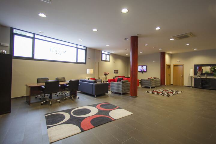Entrance & Lobby