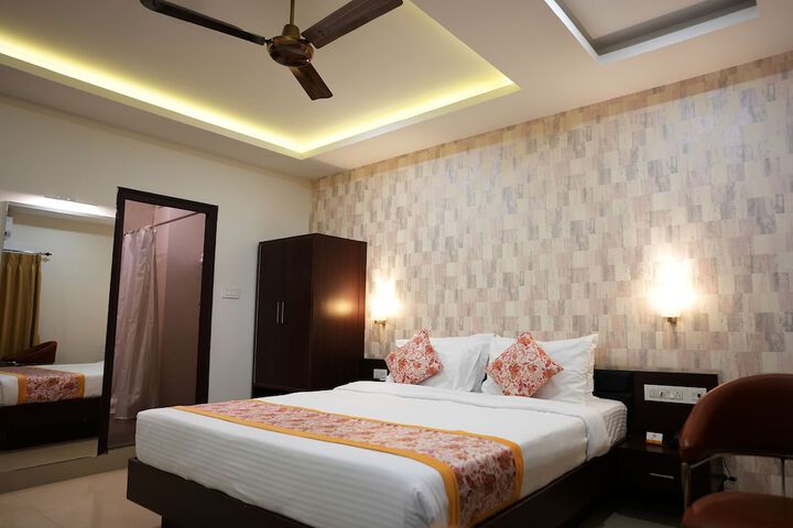 Room 5 of 32