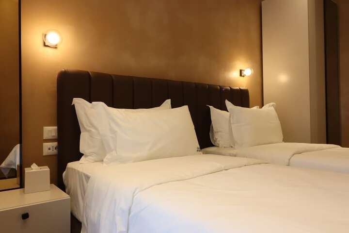 Room 46 of 112