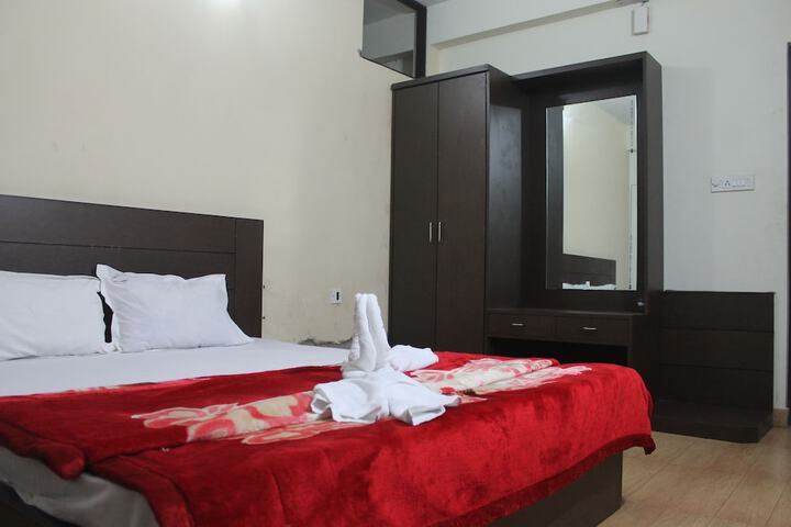 Room 5 of 30