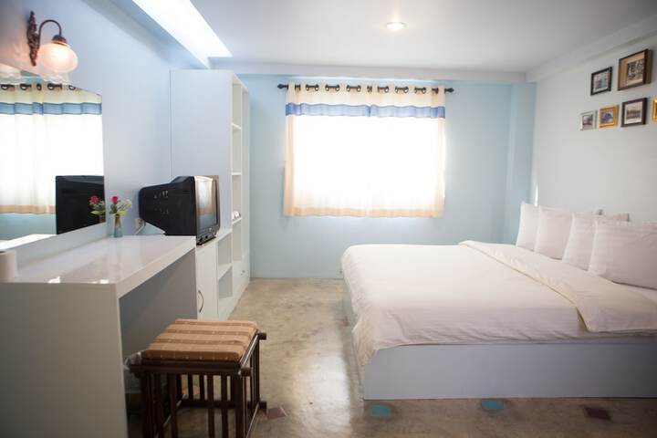 Room 3 of 36