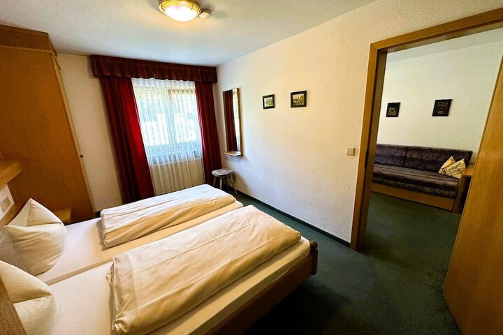 Room 28 of 91