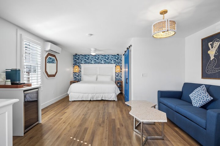 Room 10 of 51