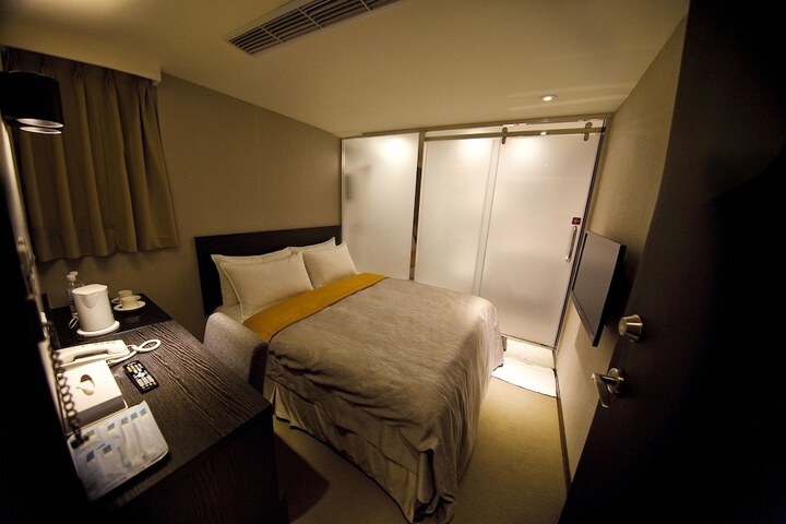 Room 5 of 51
