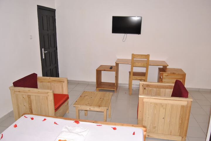 Room 11 of 48