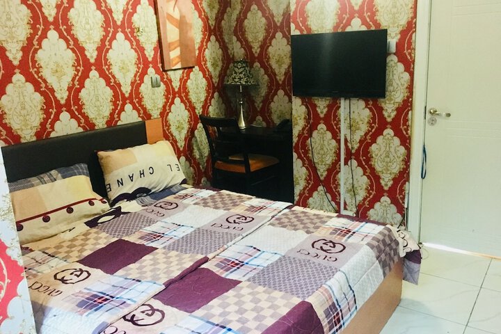 Room 9 of 28