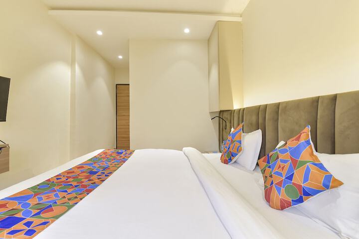 Room 14 of 33