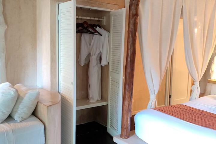 Room 54 of 171