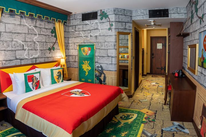 Room 9 of 54
