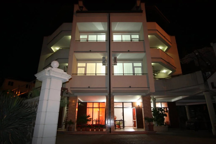 Vvv Hotel