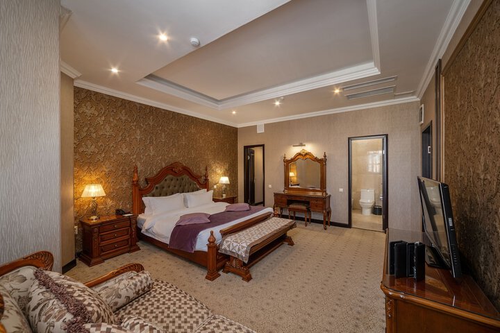 Room 21 of 114