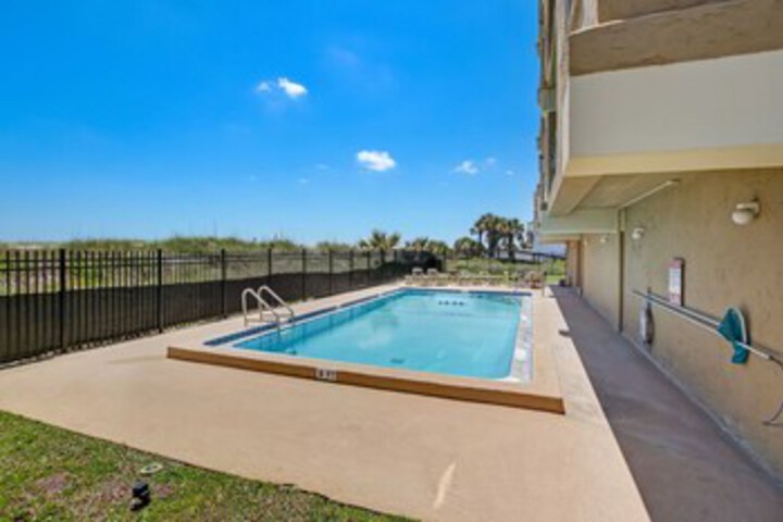 Pool 50 of 72