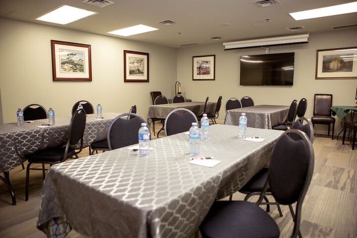Business Center 19 of 21