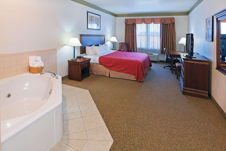 Studio Suite King Bed (5 of 11)