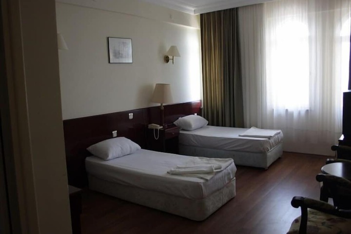 Room 18 of 66