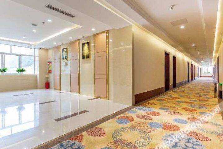 Hotel Interior 9 of 11