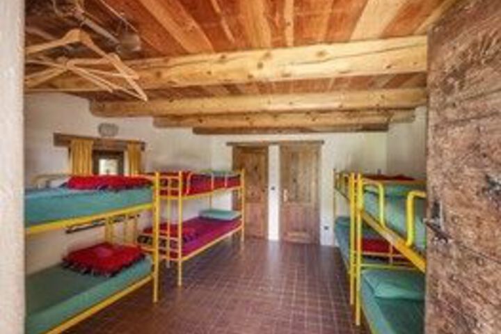 Room 35 of 60