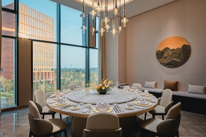 Dining 38 of 50