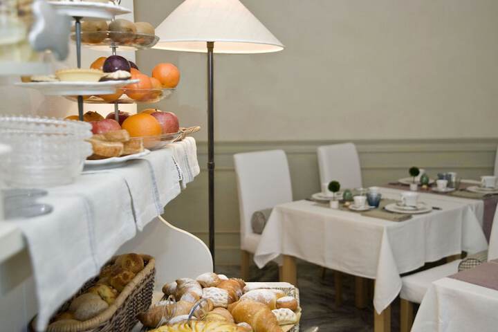 Breakfast/Coffee Service 24 of 41