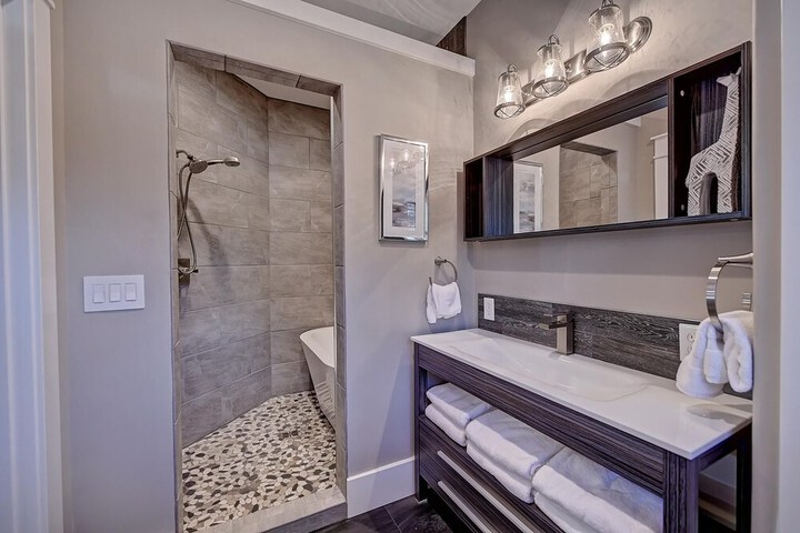 Room 21 of 35