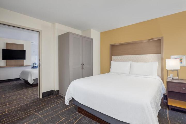 Standard | King Bed (3 of 15)
