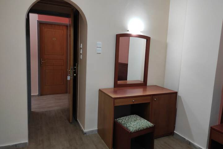 Room 8 of 32