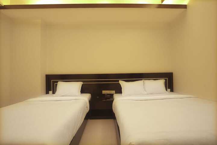 Room 9 of 17