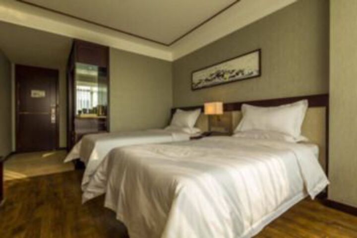 Room 7 of 25