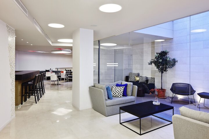 Entrance & Lobby