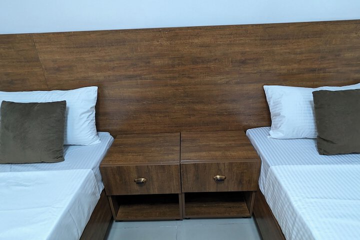 Room 4 of 30