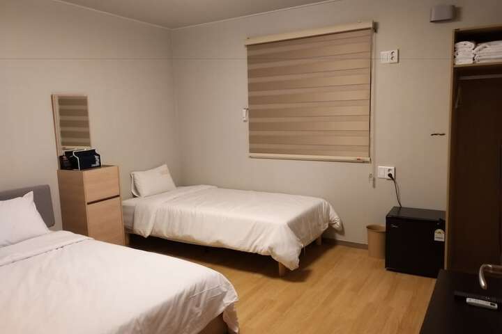 Room 18 of 68