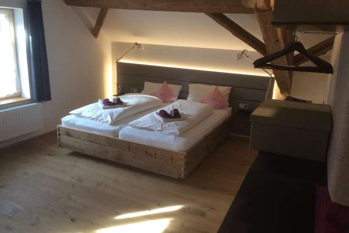 Room 25 of 63