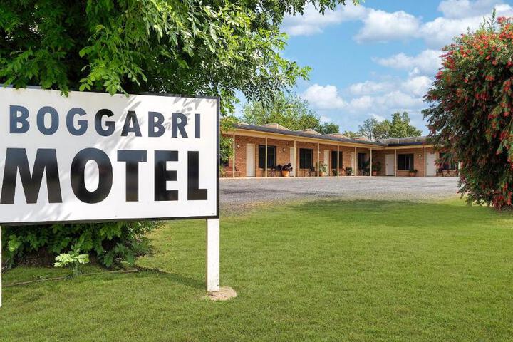Exterior of Boggabri Motel