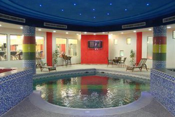 Pool 62 of 70