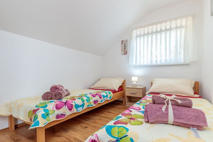 Room 8 of 46
