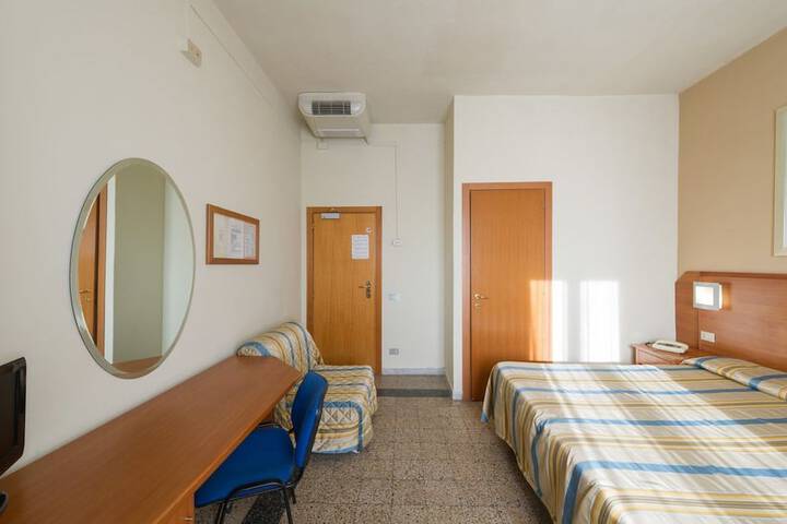 Room 12 of 36