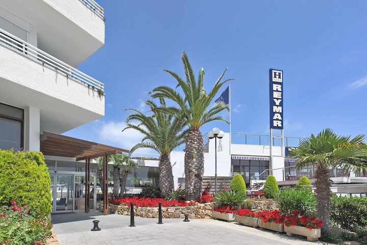 Hotel 74 of 89
