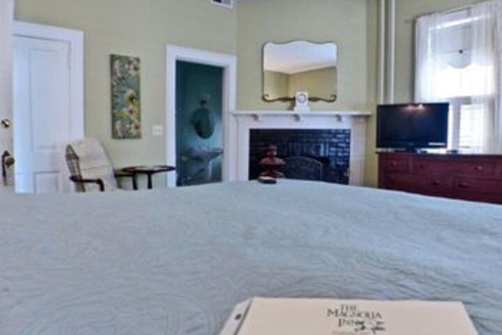 Room 60 of 96