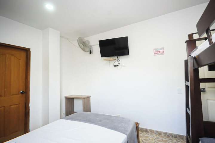 Room 9 of 25