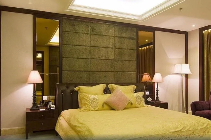 Room 3 of 10
