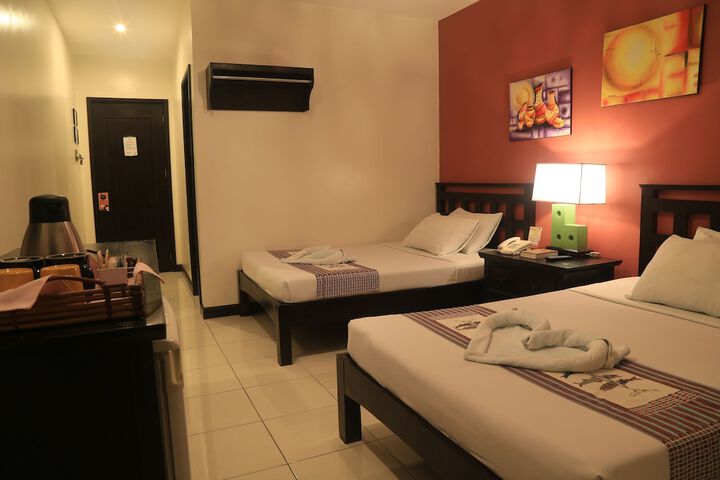 Room 8 of 66