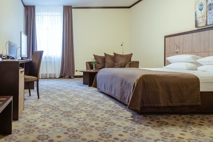 Room 16 of 113