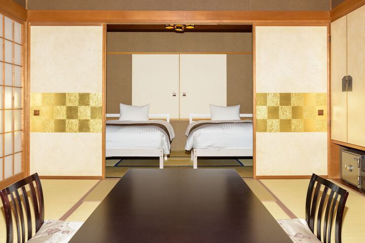 Room 7 of 72