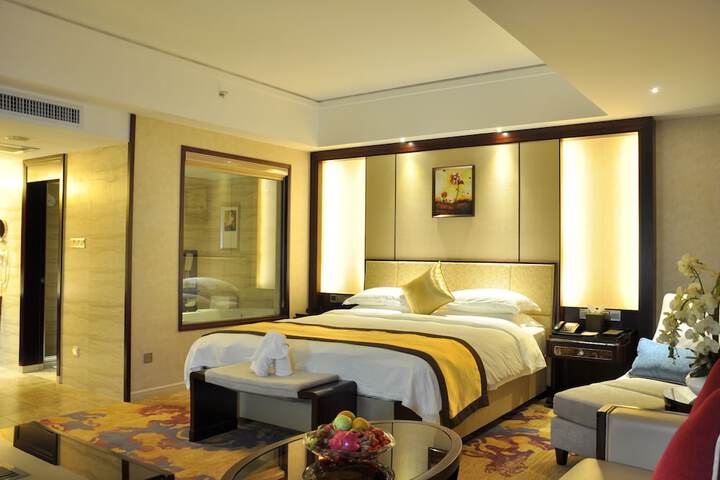 Room 6 of 22