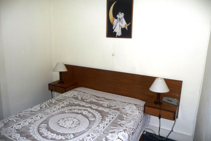 Room 6 of 30