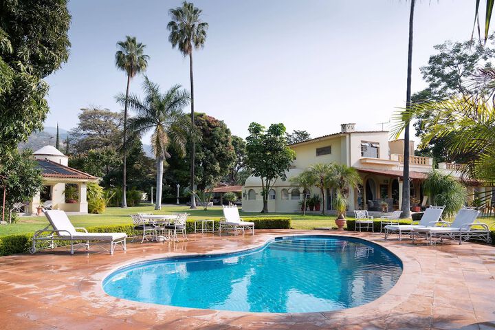 Pool 19 of 25