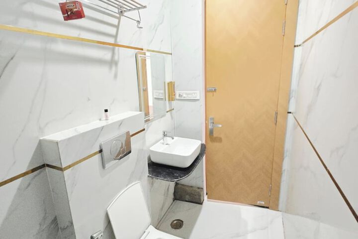 Room 5 of 25