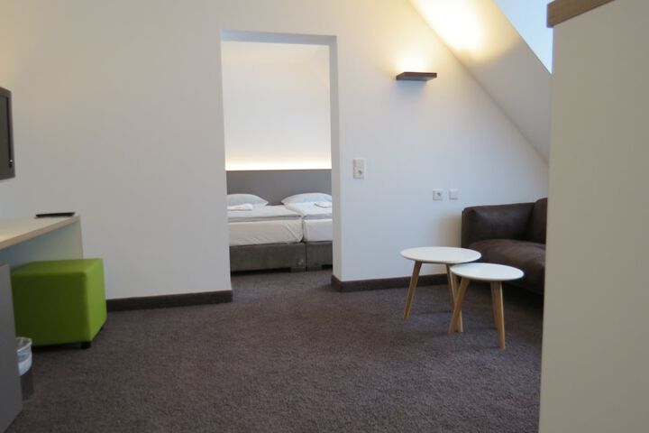 Room 45 of 125