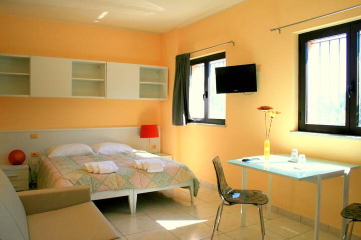 Room 15 of 77