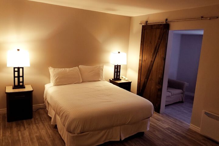 Room 6 of 25